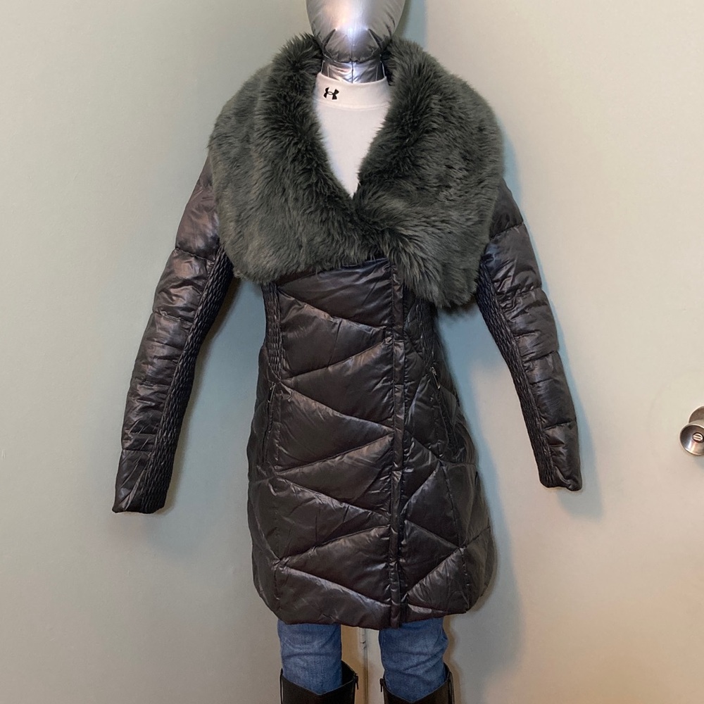 Women's Black Quilted Coat with Faux Fur Collar